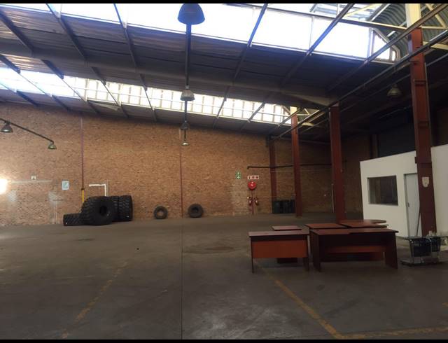 2,261M² WAREHOUSE TO LET IN MEADOWDALE